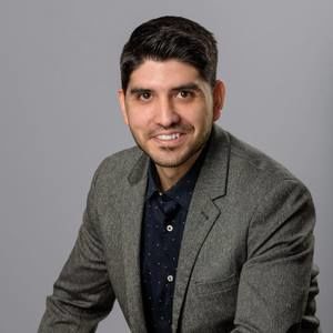 Meet your Posher, Cesar